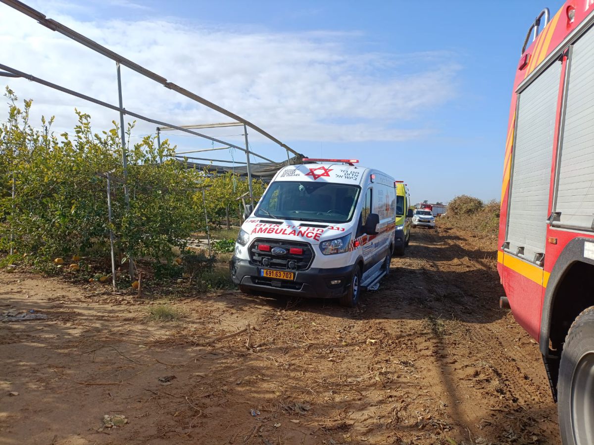 פועל נהרג מפגיעת כף של טרקטור