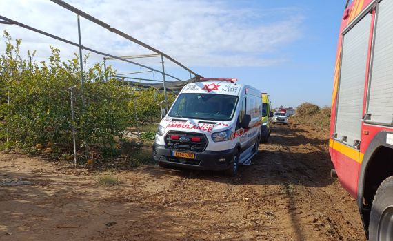 פועל נהרג מפגיעת כף של טרקטור