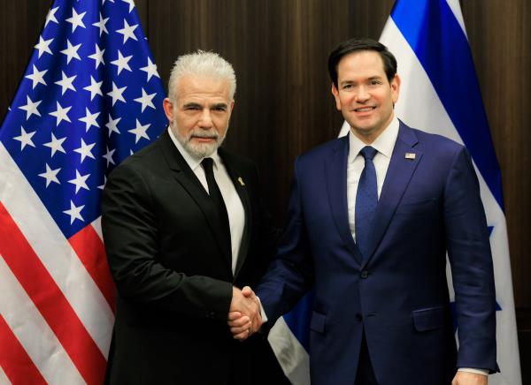 לפיד נפגש עם רוביו: טראמפ נתן את מילתו שהוא יביא את החטופים