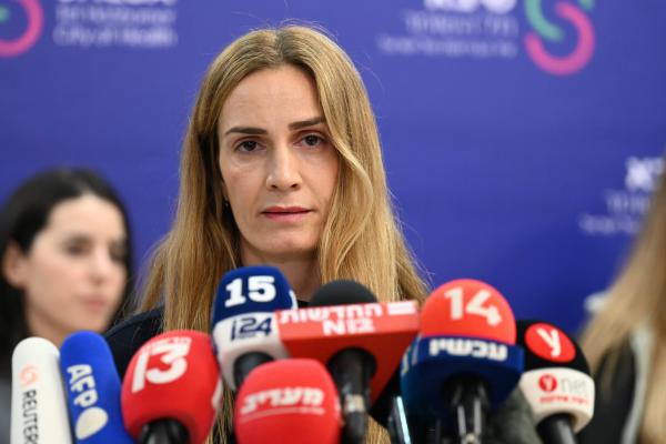 אשתו של החטוף ששוחרר: "הוא לא ראה אור יום מה-7,10"