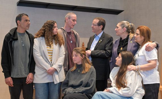 החטוף ששוחרר סיפר על תנאי השבי: אי אפשר לנוח אפילו לדקה אחת