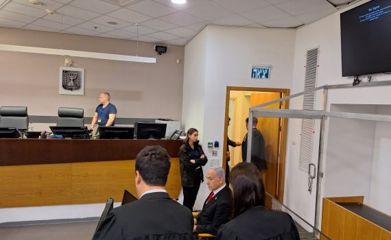 נתניהו בעדותו: "בוואלה לא מתייחסים לעובדות, הם מגחיכים אותן"