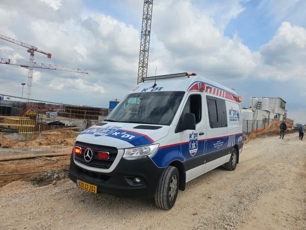 טרגדיה בלוד: פועל נהרג לאחר שנפל מגובה באתר בנייה