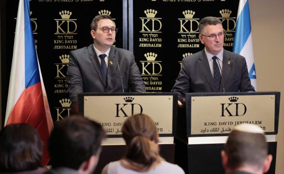 סער: "המשלחת תבחן אם יש קרקע משותפת להארכת המתווה"