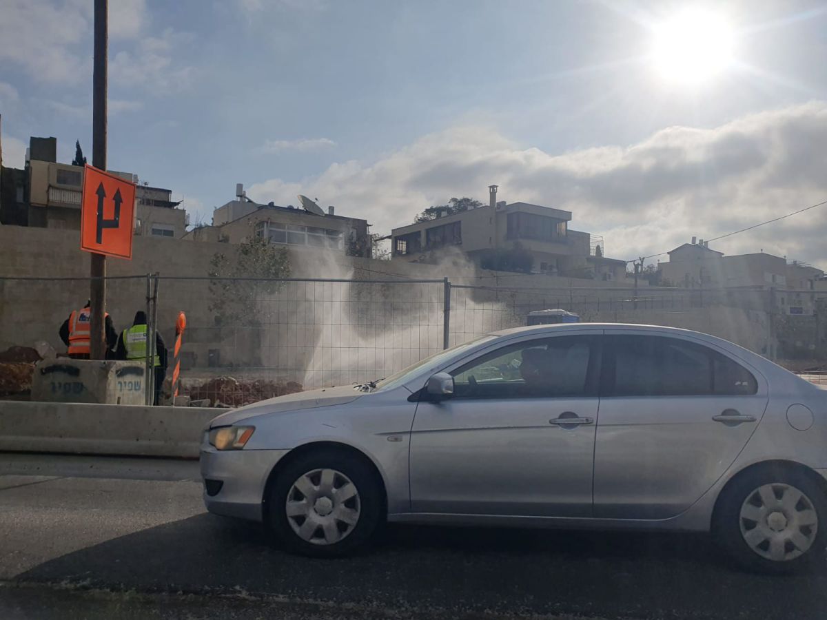 צינור התפוצץ בצומת פת: ייתכנו הפסקות מים בקטמון ותלפיות