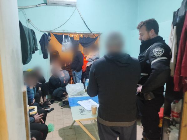 בלב גוש דן: 74 שב"חים נעצרו בבניין במרכז רמת גן | צפו בתיעוד