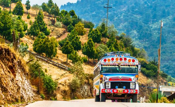 אסון בגואטמלה: מעל 30 הרוגים בתאונת אוטובוס