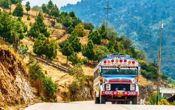 אסון בגואטמלה: מעל 30 הרוגים בתאונת אוטובוס