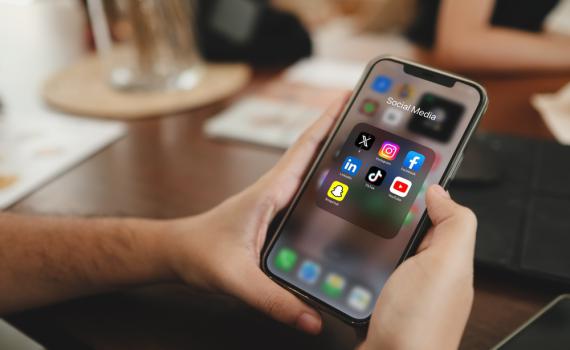 הפתעה: אפל השיקה את מכשיר האייפון 16e החדש