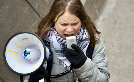 גרטה טונברג מסיתה נגד ענקית הספנות הדנית שמספקת ציוד לצה"ל