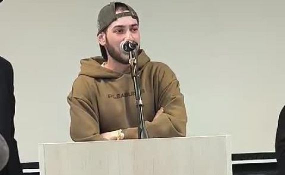 צפו: החטוף המשוחרר אליה כהן בסיום המסכת לכבודו