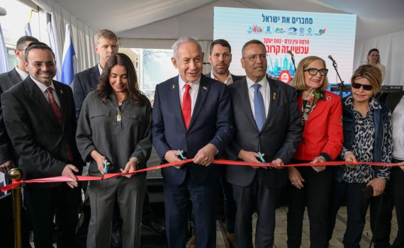 עוד מעט נהפוך למם: שר הבריאות "גזר" את הסרט