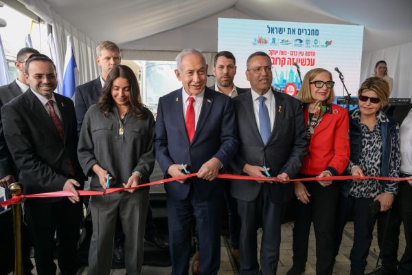 עוד מעט נהפוך למם: שר הבריאות "גזר" את הסרט