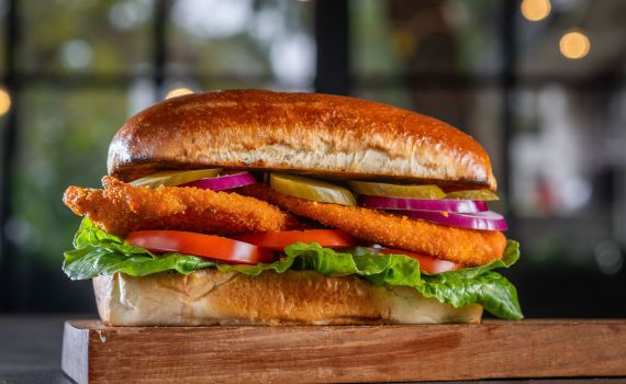 בורגרסבר מציגה: המבורגר עסיסי וטעים וכריך מפתיע במיוחד