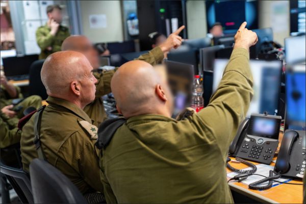 במהלך השבת: צה״ל תקף עשרות משגרים של חיזבאללה