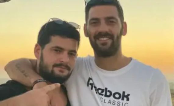 צפו: עדן חסון שר לתאורנים שנחטפו וקורא "תחזרו כבר הביתה"