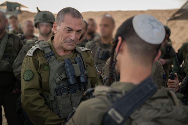 הרמטכ"ל בסיור בעזה: "להיות מוכנים ודרוכים כל הזמן"