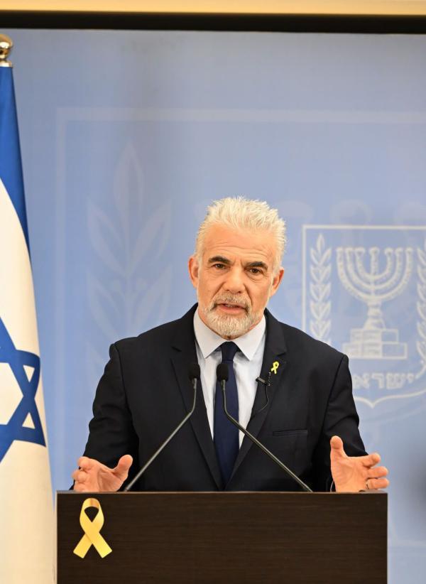 לפיד בפנייה לרבנים החרדים: "מרמים אתכם"