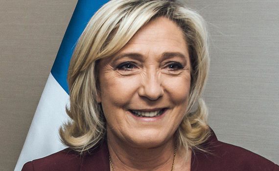 דרמה בצרפת: מועמדת הימין הקיצוני הורשעה במעילה