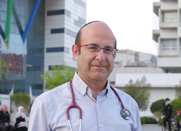 כבוד למגזר: הרופא הסרוג מונה לסגן מנהל בית החולים רמב"ם