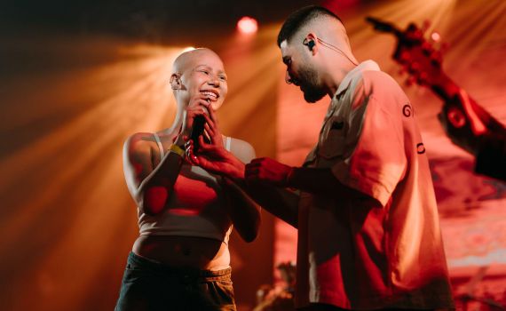 אחרי ההופעה היקרה לחיילים: עדן חסון במופע עלות לעמותה