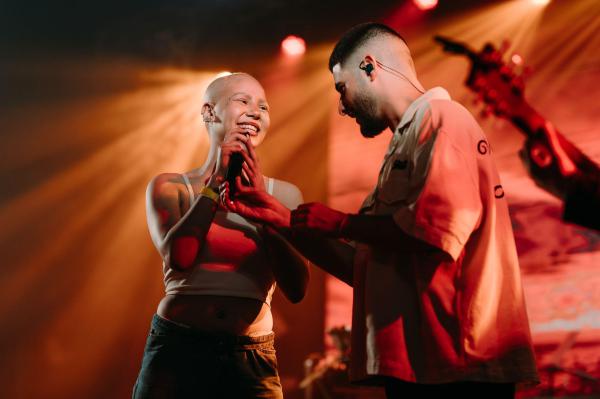 אחרי ההופעה היקרה לחיילים: עדן חסון במופע עלות לעמותה