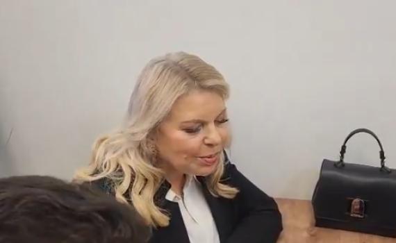 צפו: עימות בין שרה נתניהו לאביעד גליקמן בבית המשפט