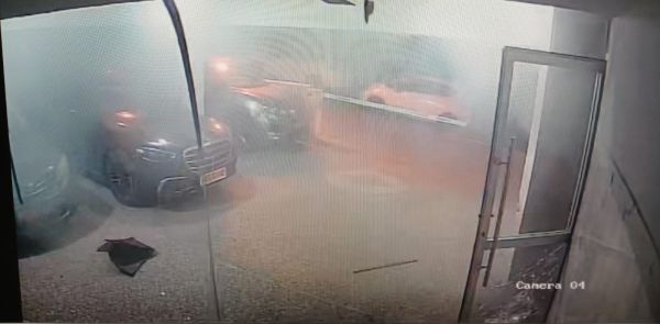 נעצרו שלושה חשודים בזריקת רימון רסס לבית בבני ברק