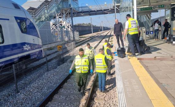 טרגדיה: בן 55 נהרג מפגיעת רכבת בהרצליה