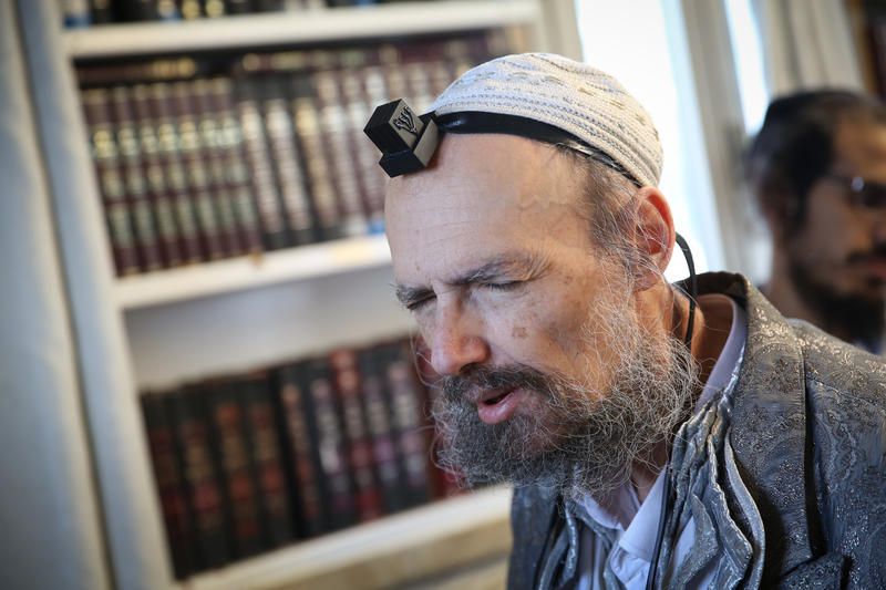 "סובל מאוד": התפללו לרפואתו של הרב דב קוק