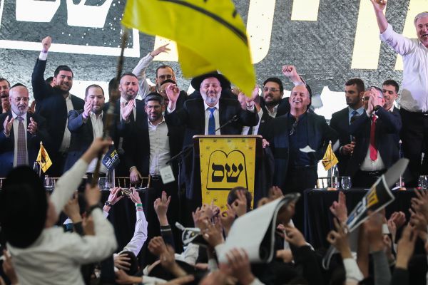 נפתחה חקירה נגד שר מש"ס על מימון עיתון פרטי מכספי ציבור