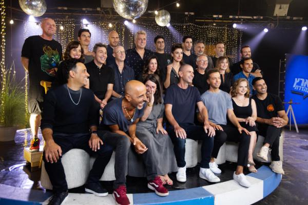 מזל טוב: כוכבת ארץ נהדרת ילדה בת