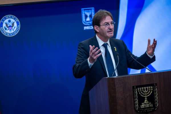 החרדים לוחצים – וביסמוט תקוע בין הפטיש לסדן