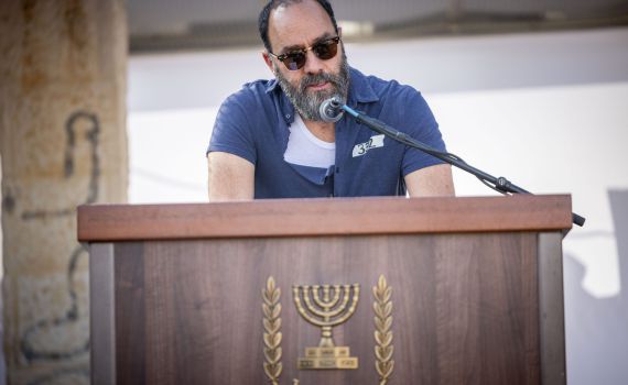 אביו של הרש לחברי הקואליציה: הסירו את סיכות החטופים