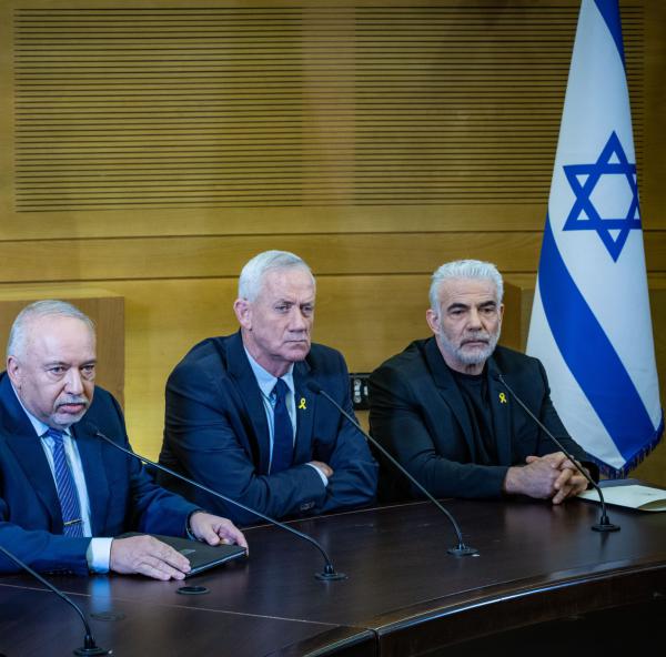 באופוזיציה מגנים את האלימות נגד המפגינים: "מכונת רעל אלימה"