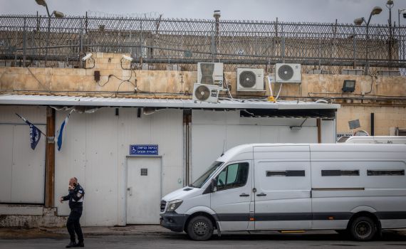 אחרי שהסית לפיגועים: כוח של שב"ס עצר פעיל חמאס ביו"ש