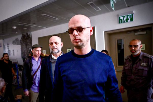 פרקליטי פלדשטיין טוענים: הכסף הקטארי היה קומבינה