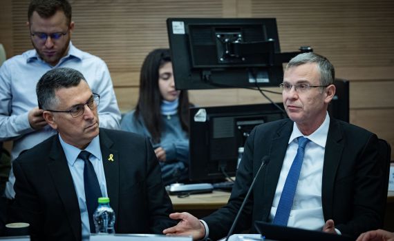 לוין וסער תוקפים את גנץ: "מפחד מיאיר גולן וכמה מפגינים"