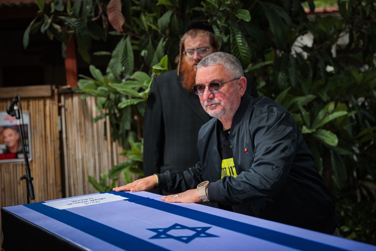 דני אלגרט ספד: אתה מובא למנוחת עולמים בקבר שכרה רה"מ