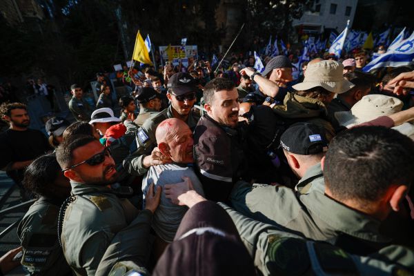 תקפו לוחמת מג״ב: 3 פעילי שמאל נעצרו בסמוך למעון רה״מ