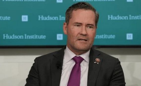 היועץ של טראמפ תוקף: "זלנסקי לא בשל לדבר על שלום"