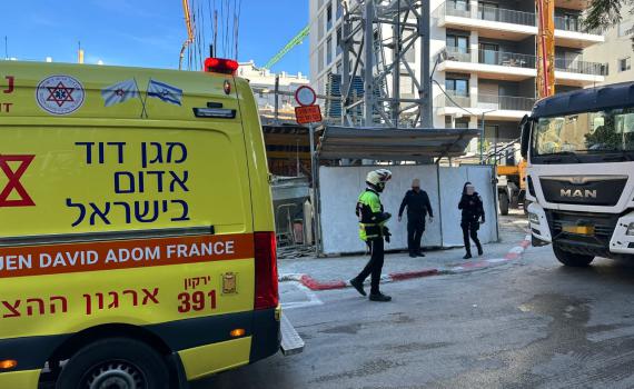 מכת תאונות העבודה: פועל בניין נפצע קשה בתל אביב
