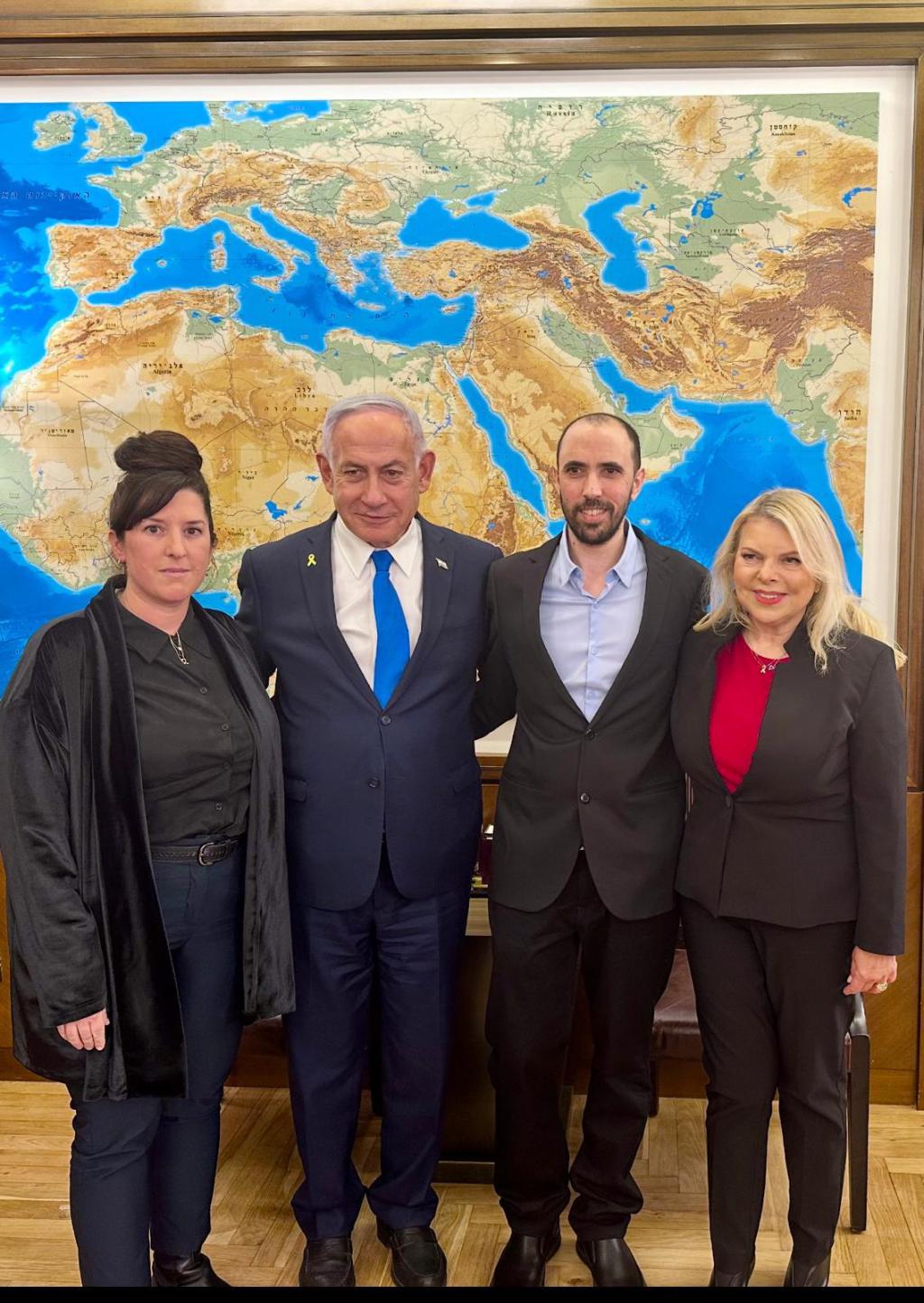 נתניהו נפגש עם החטוף ששוחרר: "מצטער על הייסורים שעברת"