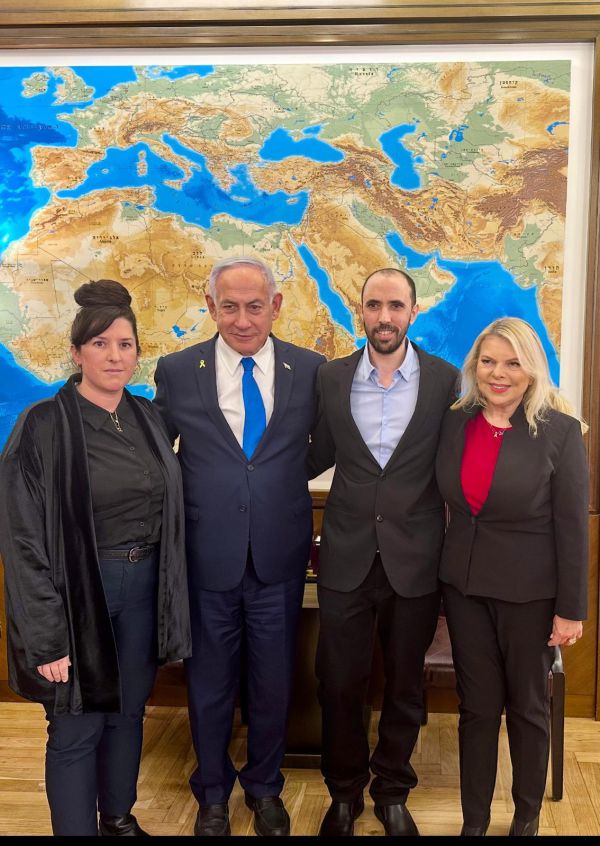 נתניהו נפגש עם החטוף ששוחרר: "מצטער על הייסורים שעברת"