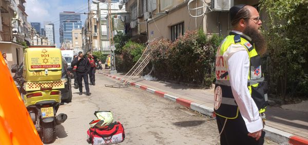 מכת תאונות העבודה: 3 פועלים התחשמלו בבני ברק, מצבם בינוני