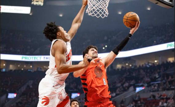 עם דאנק ענק: אבדיה להט בסיום המשחק וסחב את קבוצתו לניצחון