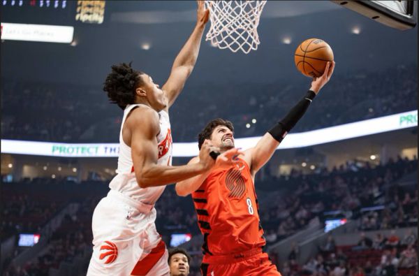 עם דאנק ענק: אבדיה להט בסיום המשחק וסחב את קבוצתו לניצחון