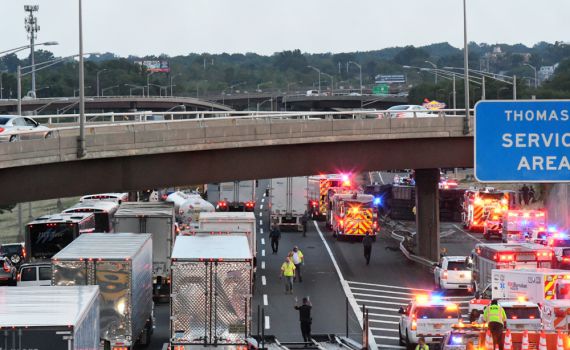 בדרך לשבע ברכות: עשרות פצועים בהתהפכות אוטובוס בניו ג'רזי