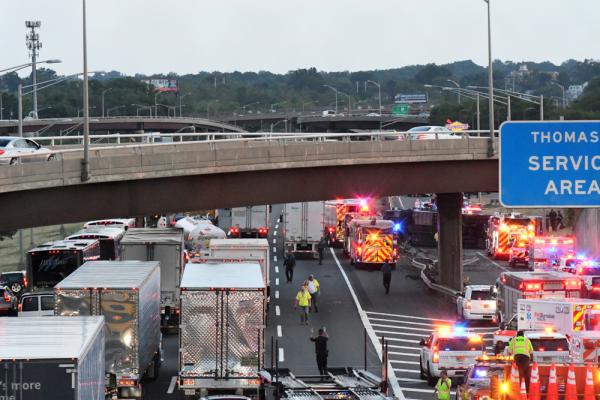 בדרך לשבע ברכות: עשרות פצועים בהתהפכות אוטובוס בניו ג'רזי