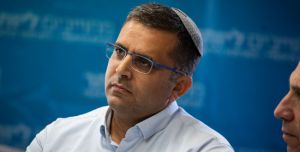 סופר: אצביע נגד חוק הגיוס גם אם נתניהו יפטר אותי